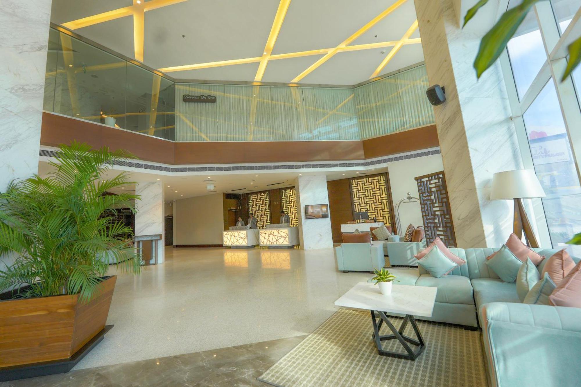 Gokulam Grand Trivandrum Thiruvananthapuram Exterior photo